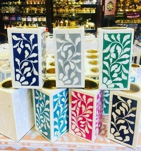 Quemador de Incienso con Diseño Floral Estilo Árabe, Incrustaciones de Madreperla, Aroma a Madera de Agar, para Regalos de Ramadán y Eid - Product Image 5