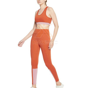 Ensemble de yoga 2 pièces pour femme, fabriqué au Pakistan, de haute qualité, avec logo frontal, respirant, en Spandex/Polyester, idéal pour l'extérieur - Product Image 4