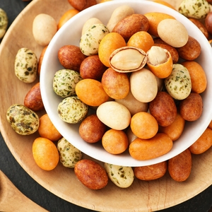 DELICIOSOS CACAHUETES CRISPIOS VIETNAMITAS - UN DELICIOSO TESORO DE VIETNAM PARA TODOS LOS AMANTES DE LOS SNACKS/ SRA. ALINA - Product Image 1