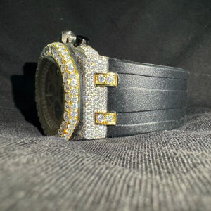 Reloj de Cuarzo Personalizado de Lujo con Incrustaciones de Moissanita VVS, Esfera de Cristal y Correa de Acero Inoxidable para Hombre, Compra al por Mayor - Product Image 1