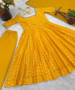 ชุดคุรตะผ้าไหมลายจุดสีเหลือง แห้งเร็ว พร้อมผ้าคลุมไหล่ ทรงหลวมยาวถึงพื้น สไตล์อินเดียดั้งเดิม สำหรับผู้หญิง ใส่ไปงานปาร์ตี้หรือใส่ลำลอง รุ่น 85259 SRK-5347 - Product Image 3