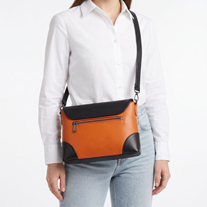 Sac bandoulière en cuir pour femme, sac messager en cuir avec fermeture éclair frontale, sac bandoulière en cuir de haute qualité pour femme - Product Image 1