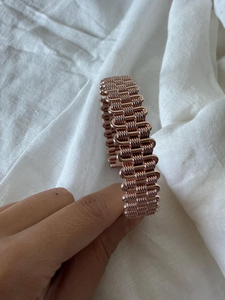 Brazalete de Metal de Alta Calidad, Diseño de Cobre Popular, Artesanía Metálica Hecha a Mano, Unisex, Diseño de Lujo - Product Image 2