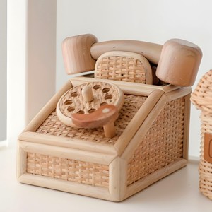 Téléphones jouets en rotin naturel en gros – Mini-téléphones éducatifs pour enfants - Product Image 2