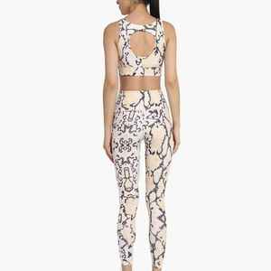 Women's Unique Style Yoga <b>Set</b> Sublimation Printing Breathable Lightweight Seamless Regular Size Solid <b>Colour</b> - Product Image 6