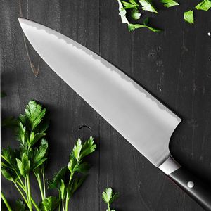 Cuchillos de cocina Santoku Silver Blade con mango negro remachado y surcos ovalados en la hoja para cortar verduras, rebanar y preparar alimentos - Product Image 4