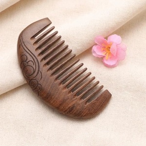Peine de Madera Natural para el Cabello, Peine de Masaje Duradero y Pulido, Hecho a Mano, Antiestático, para un Cabello Saludable - Product Image 5