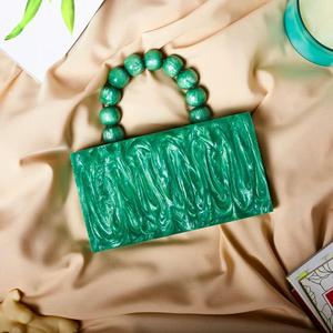 Pochette de luxe en résine |   Portefeuille pour femmes |   Pochettes pour filles |   Sac à main et pochette pour femmes |   Pochettes de mariée pour les célébrités des mariages - Product Image 4