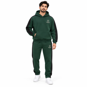Conjunto Deportivo Premium Vintage de Dos Piezas, Bordado Personalizado, Ropa Deportiva, Streetwear, 100% Algodón Ecológico - Product Image 1