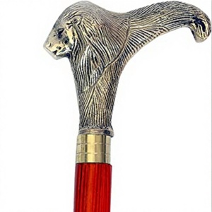 Bâton de marche Viking artisanal Calvin avec tête de lion, poignée en laiton pur, pour la randonnée en extérieur et cadeau d'antiquités d'Uttarakhand - Product Image 1