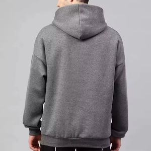 Sudadera con Capucha para Hombre TRADE IN MFG, Estilo Cuadrado, Color Gris Otoñal, 100% Algodón Premium, con Forro Polar Ecológico y Logotipo Personalizado en el Frente - Product Image 2