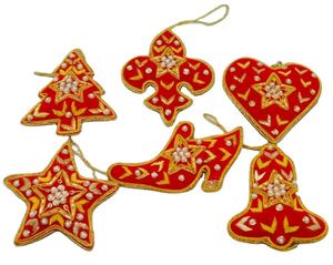 Juego de Adornos Navideños Zardozi Hechos a Mano de Alta Calidad, Decoraciones Colgantes Festivas de Terciopelo Rojo con Cuentas, Personalizables - Product Image 1
