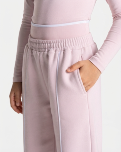 Ensemble de survêtement rose bébé personnalisé pour filles, avec sweat à capuche en molleton de coton doux et respirant et pantalon de survêtement à jambes larges, fabricant OEM - Product Image 4