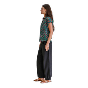 Camisa estampada para mujer con estampado floral y corte cómodo y relajado - Product Image 3