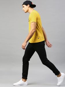 Camiseta de Hombre, Corte Ajustado, Color Amarillo Sólido, Manga Corta, Cuello Redondo, Informal, de Algodón Jersey, Tejido Liso - Product Image 4