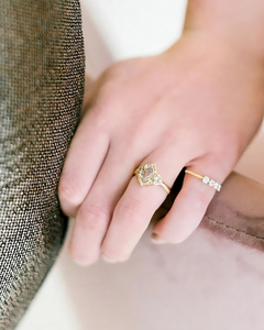 Anillo de Compromiso o Aniversario de Lujo Cristiano para Mujer, Oro Sólido de 18k, Diamante Natural Blanco de Corte Ovalado, Certificado IGI, 2026 - Product Image 2