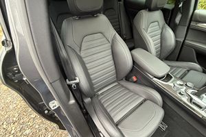 Alfa Romeo Stelvio Quadrifoglio SUV 2023, Listo para Envío a Todo el Mundo - Product Image 4