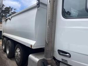 Véhicule de transport de marchandises multi-essieux avec cabine conçue pour une utilisation routière intensive, véhicule de transport de conteneurs - Product Image 2