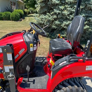 Tracteur ALLIS-CHALMERS Branson 2205h de qualité supérieure, 4 roues motrices, moteur 20 CV, transmission par engrenages, équipement agricole à haute productivité - Product Image 4