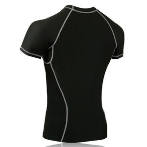 T-shirt de compression Rash Guard pour homme, manches longues et courtes, noir avec surpiqûres contrastées grises, haut de performance pour l'entraînement sportif et la gym - Product Image 3
