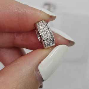 Pendientes Huggie de Moissanita con Corte Redondo, Dos Filas, Plata 925, Joyería Fina Romántica para Mujer, Regalo de Compromiso - Product Image 4