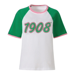 Camiseta Premium Estilo Béisbol Chenille 1908 en Verde, Blanco y Negro, Prenda Casual de Manga Corta para Mujer, Mezcla de Algodón - Product Image 1
