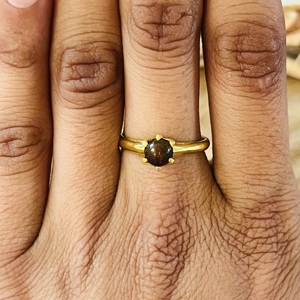 Bague en pierre de soleil au design tendance, bijoux solaires bohèmes, bagues minimalistes en laiton pour femmes, plaqué or 18 carats, fine bague céleste, vente en gros - Product Image 6