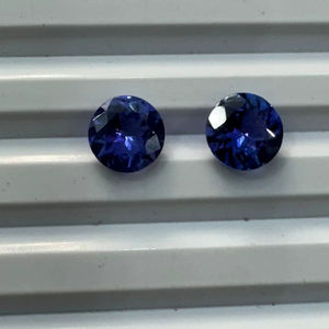 พลอยแทนซาไนต์สีน้ำเงินทรงกลมเจียระไนแบบหลวม จำนวน 2 ชิ้น ขายส่งจำนวนมากสำหรับนักออกแบบเครื่องประดับ - Product Image 1