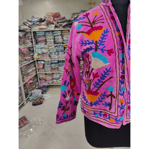 Veste en coton rose brodée à la main, col châle, manches longues, motif floral, style Prairie Chic, vêtement de printemps pour femme, cadeau pour elle - Product Image 4