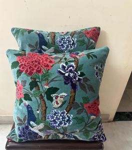 Fundas de Cojín de Terciopelo Verde Azulado con Estampado de Aves y Flores Coloridas, Cojines Decorativos para Sofá, Dormitorio y Decoración del Hogar - Product Image 1