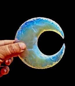 Arte Ritual de Vidrio Tallado a Mano: Puntas de Flecha y Lunas Crecientes - Product Image 1