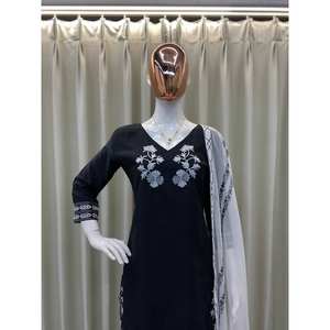 Magnifique tenue traditionnelle musulmane et accessoires – Ensemble élégant haut, bas et dupatta pour les fêtes - Product Image 1