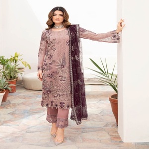 Travail de broderie indienne pakistanaise pour femmes trois pièces Saari robe Salwar Kameez brodée lourde pour tenue de fête disponible pour - Product Image 1
