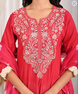 ชุดคุร์ตะทรงเอไลน์ปักลายลาลริตู พร้อมผ้าคลุมไหล่เลเฮริยา - Product Image 5