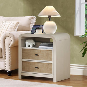 Juego de 2 mesitas de noche de ratán con diseño de perfil curvo grueso y estación de carga - Product Image 2