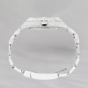 Elegante Reloj de Pulsera de Lujo con Correa Plateada y Diamantes, Esfera Redonda Analógica con Decoración de Moissanita, Movimiento de Cuarzo y Diamantes Refinados - Product Image 3