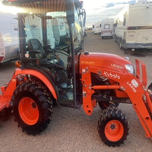 Tracteur compact Kubota LX2610, fiable, moteur diesel 4x4, machine agricole, mini-tracteur d'origine, performances robustes pour les travaux sur le terrain - Product Image 3