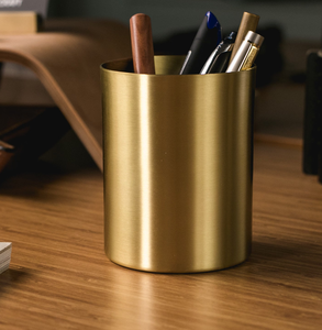 Porte-stylo en laiton poli brillant pour bureau et école, avec finition dorée à chaud, et support de rangement de bureau multifonctionnel - Product Image 1