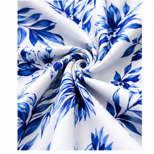 Chemise boutonnée de créateur pour homme de qualité supérieure avec imprimé graphique élégant et confortable pour un usage quotidien - Product Image 6