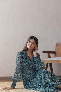 Robe midi à col en V et coupe trapèze avec manches lanternes, imprimé animal, en mousseline de soie, style bohème, décontractée pour l'été, robe élégante pour femmes - Product Image 2