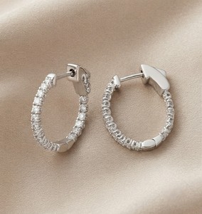 Pendientes de Aro de Oro Blanco de 10K con Moissanita, Corte Brillante Redondo, Joyería Clásica para Mujer para Usar Todos los Días - Product Image 3