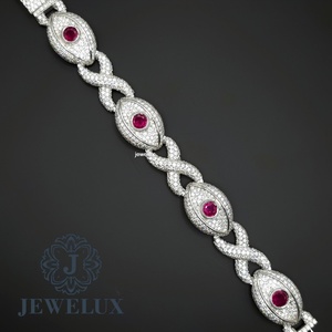 Bracelet tennis élégant et moderne en diamant pour femme avec pierres étincelantes à prix d'exportation - Product Image 4