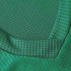 Uniforme de Fútbol Personalizado con Tela de Poliéster 100% de Secado Rápido, Colores y Logotipo Personalizados para un Rendimiento Óptimo en el Campo - Product Image 6