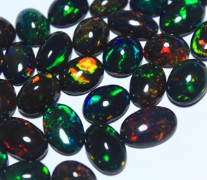 Ópalo Negro Etíope Natural Calibrado de 10*8mm, Gema de Ópalo en Forma Ovalada Cabujón con Juego de Color, Venta Directa de Fábrica al Por Mayor - Product Image 4