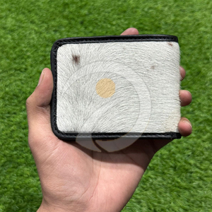 Portefeuille en cuir véritable de vachette à poils, fin, fait main, bifold, porte-cartes, élégant, format de poche - Product Image 1