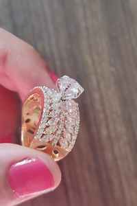 Bague en cluster de diamants de laboratoire taille ronde et marquise scintillants en or massif 14 carats pour femme, élégant cadeau de promesse ou de mariage pour la mariée - Product Image 4