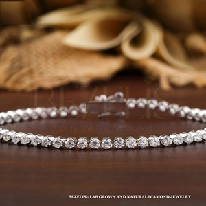 Impresionante Brazalete de Oro Rosa con Diamantes Cultivados en Laboratorio, Corte Brillante, Piedras Sostenibles, Perfecto para una Apariencia Impresionante - Product Image 2