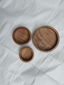 Recipiente de Madera Natural Hecho a Mano para Velas de Cera de Soja - Decoración para el Hogar de Acción de Gracias y Navidad - Product Image 1