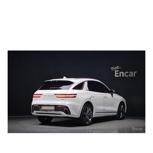 Genesis GV70 2.5T Gasolina AWD con Caja de Cambios Automática y Asientos de Cuero, Modelo Junio 2024, 4,530 km, Volante a la Izquierda, Cámara Trasera - Product Image 2
