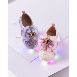 Zapatos Cómodos Coreanos OZKIZ con Diseño de Corazón Brillante para Niñas de 2 a 6 Años, Moda Infantil para Primavera/Otoño, Venta al Por Mayor - Product Image 1